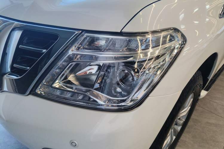 Used Nissan Patrol (Parallel Import) 2018 4.0L Automatic 7-Seater Middle East Version
