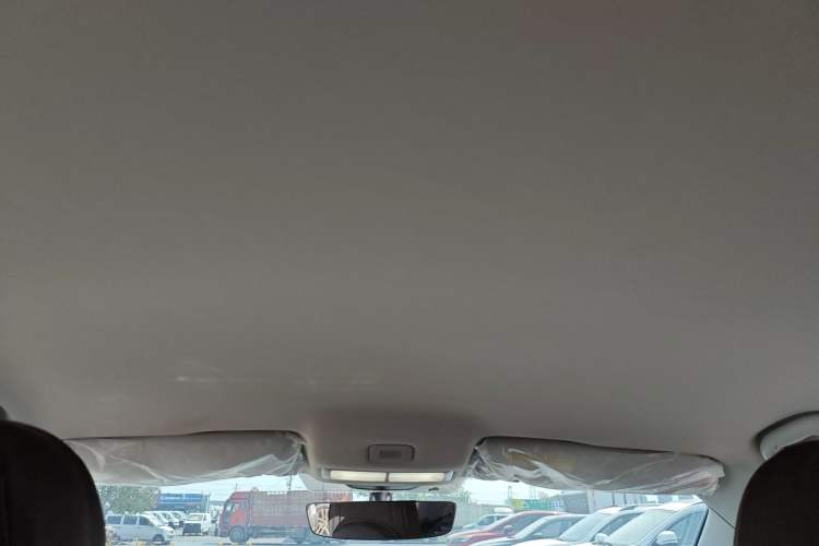 Used Roewe i5 2023 1.5L Manual Comfort Edition
