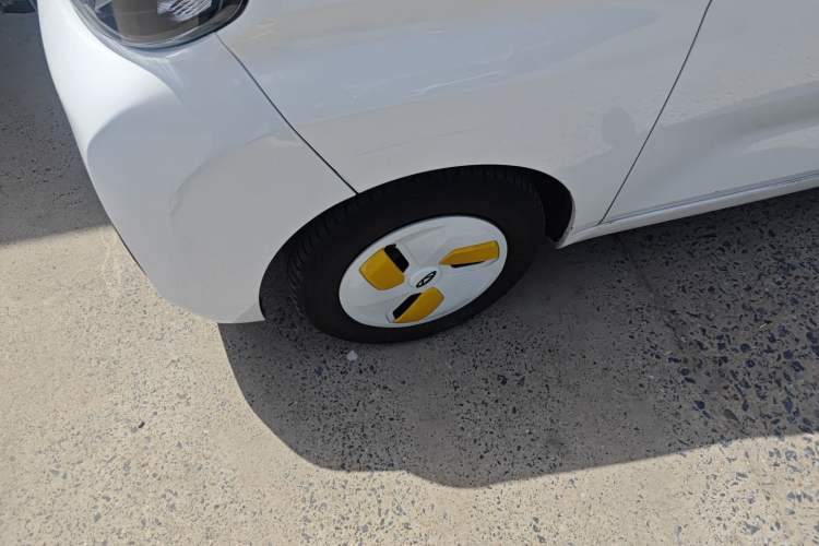 Used Chery QQ Ice Cream 2022 170km Sundae Phosphate Lithium-Ion