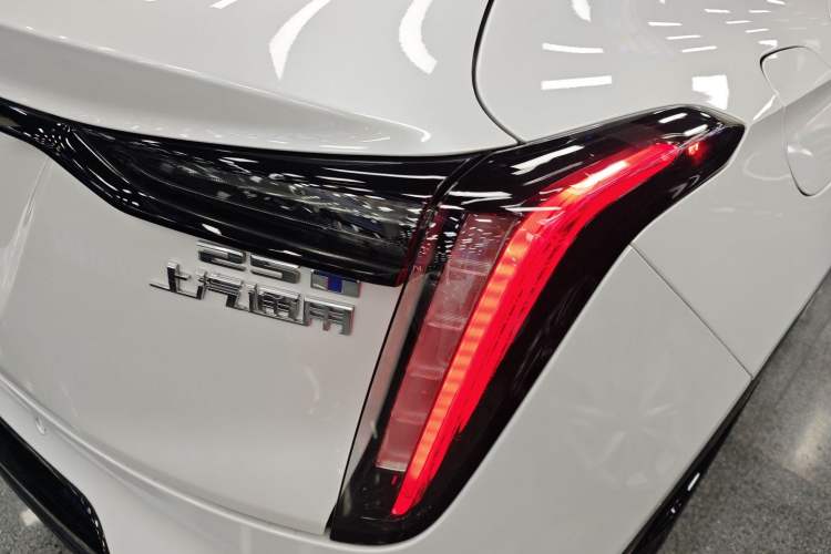 Used Cadillac GT4 2023 25T Prestige Version
