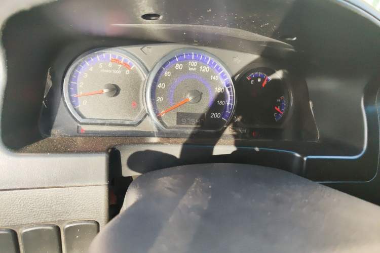 Used FORTHING Lingzhi 2017 V3 1.5L 5-Seater Special Offer Model
