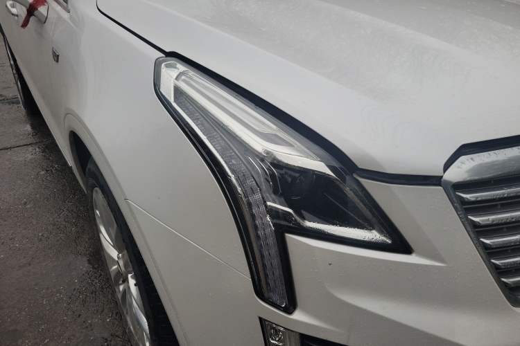 Used Cadillac XT5 2018 28E 4x4 Platinum Edition