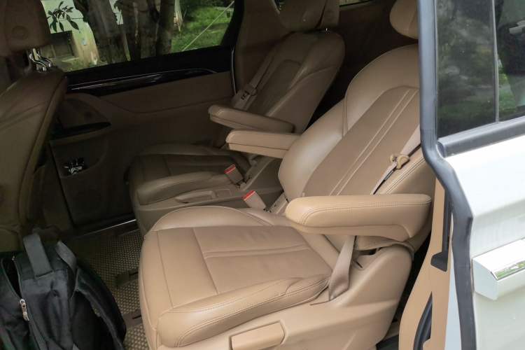 Used Buick GL8 2017 ES 28T Luxury Model China V Standard Left Rear Seat