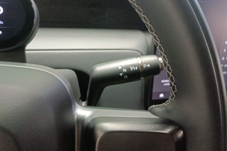 Used iCAR V23 2025 401 Two-Wheel Drive Advanced Edition Gear Lever