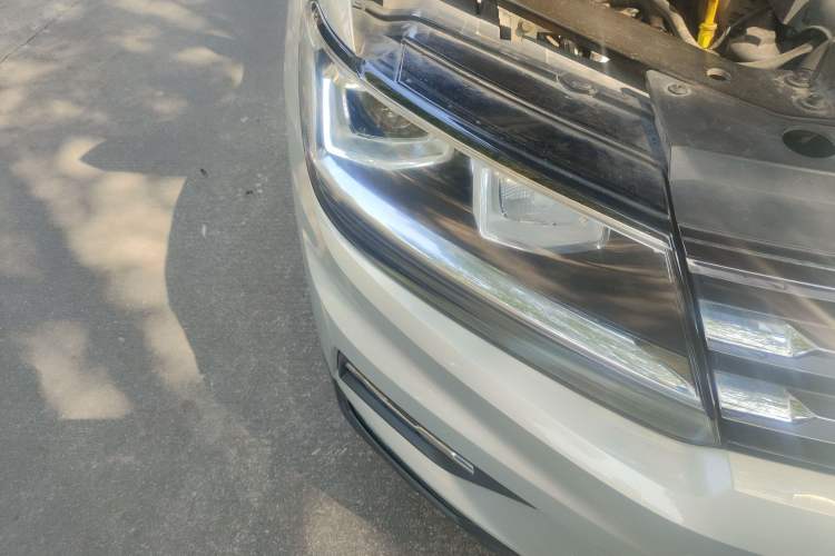 Used Volkswagen Tiguan L 2017 330TSI Automatic Two-Wheel Drive Luxury Edition
