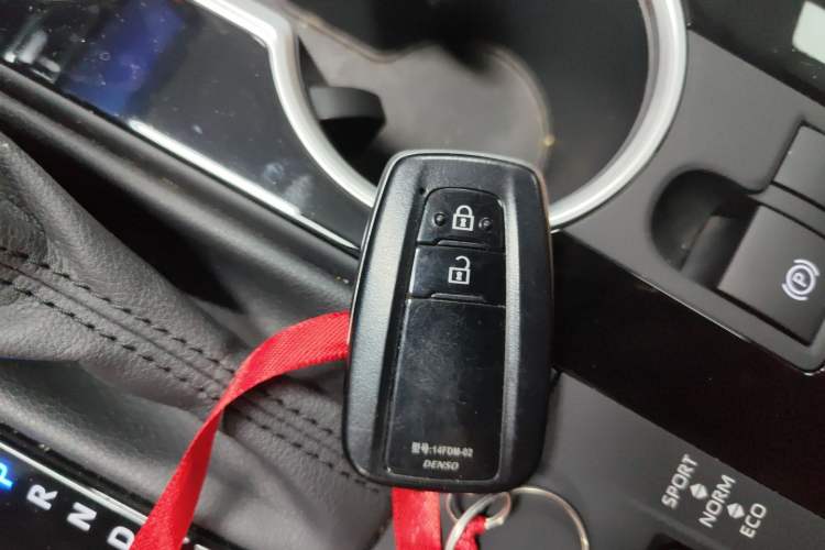 Used Toyota Highlander 2023 2.5L Smart Electric Hybrid Dual-Engine 4x4 Elite Edition 7 Seats