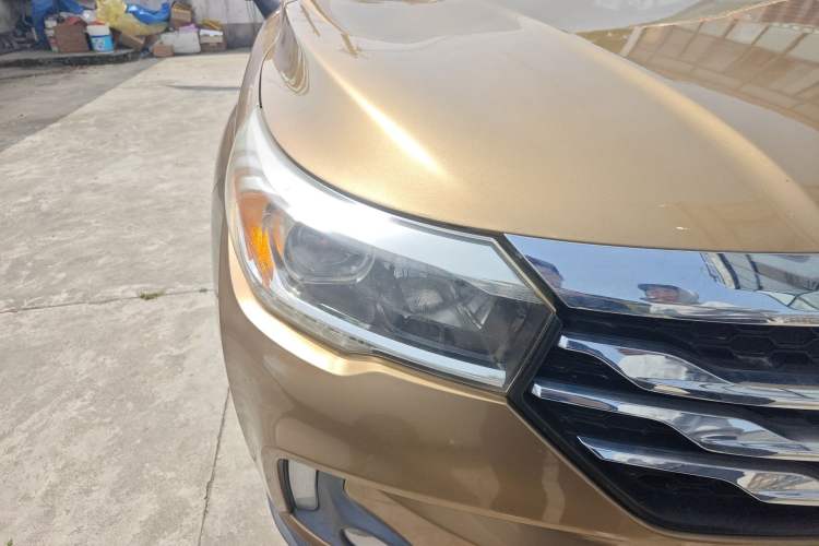 Used GAC Trumpchi GS4 2017 235T Automatic Two-Wheel Drive Luxury Smart Connectivity Version Right Front Headlight