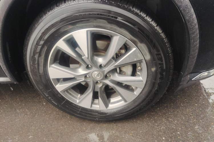 Used Nissan Murano 2015 2.5L XL Two-Wheel Drive Smart Edition Right Front Wheel Hub