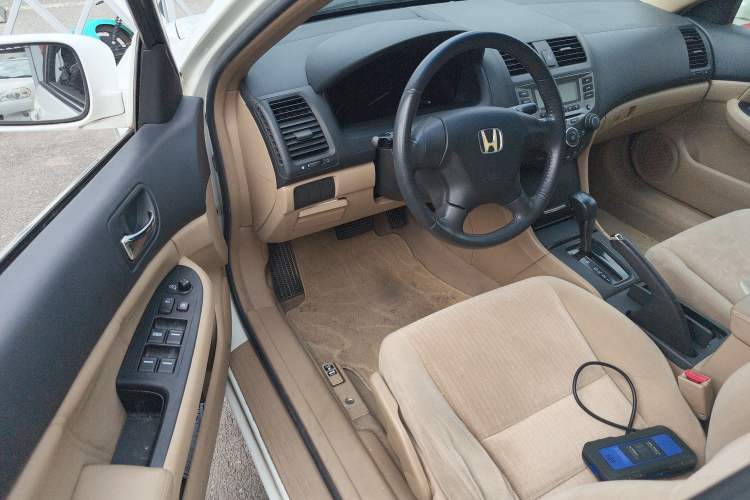 Used Honda Accord 2006 2.0L standard version
