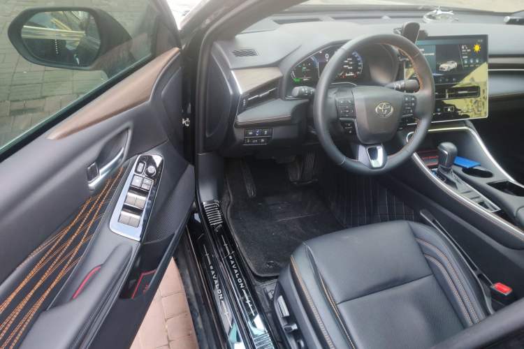Used Toyota Avalon 2024 Dual-Motor 2.0L Luxury Edition