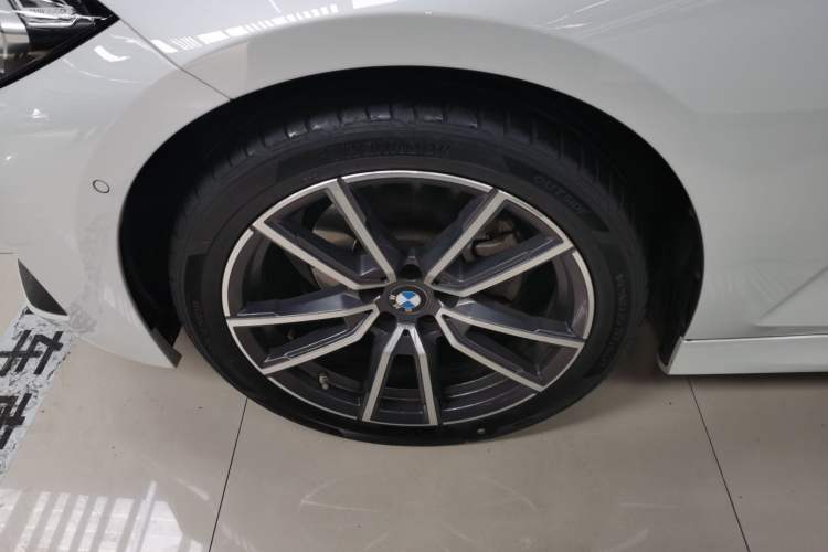 Used BMW 3 Series 2024 325Li M Sport Package Left Front Wheel Hub