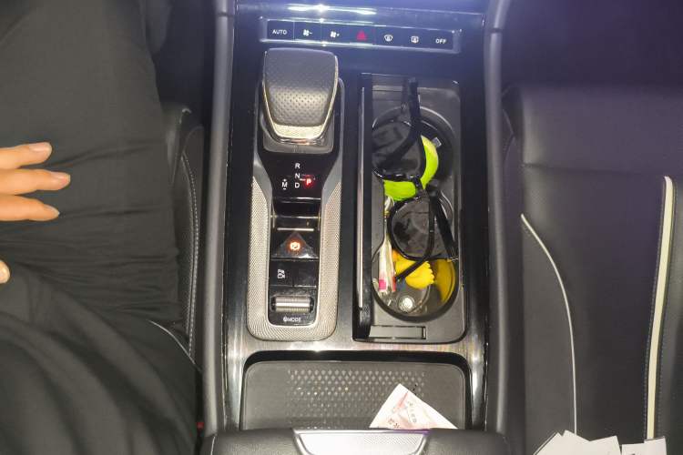 Used Hongqi H6 2023 2.0T ZhiShang Version
