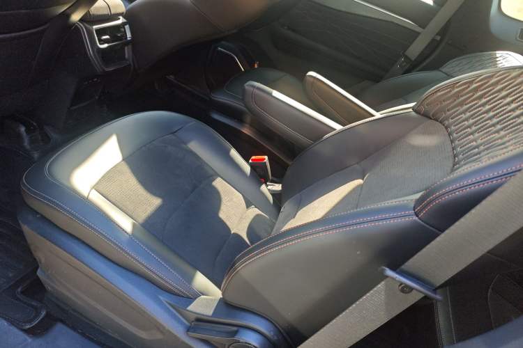 Used Geely Auto Haoyue L 2025 2.0T DCT Luxury Edition