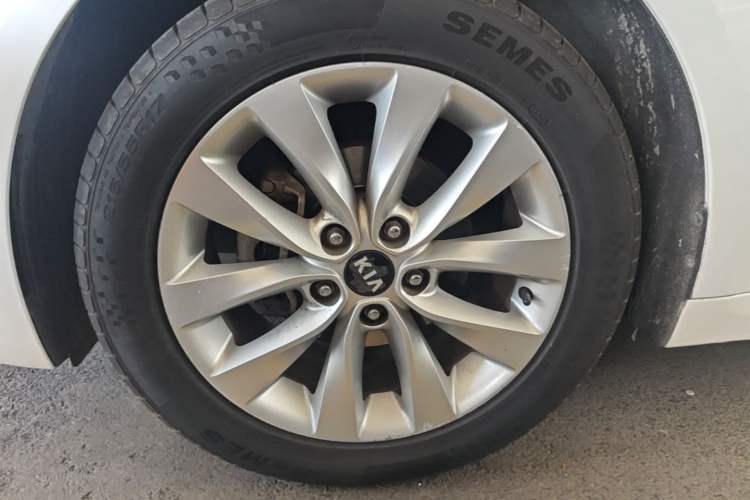 Used Kia K5 2016 2.0L Automatic GLS
