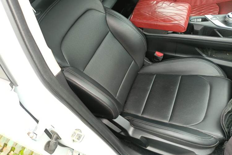 Used Geometry A 2022 Pro 430KM Commuter Edition Right Front Seat