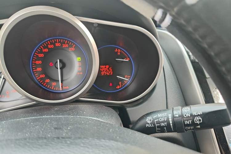 Used Mazda CX-7 2014 2.5L 2WD Luxury Edition Odometer Close Up