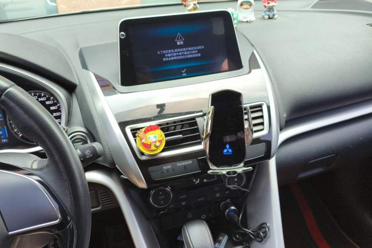 Used Mitsubishi Eclipse Cross 2018 1.5T CVT Two-Wheel Drive Dream Edition Audio And AC Panel