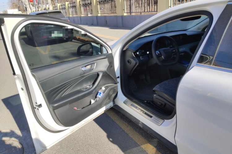 Used Roewe D7 2023 DMH 125km Superior Edition