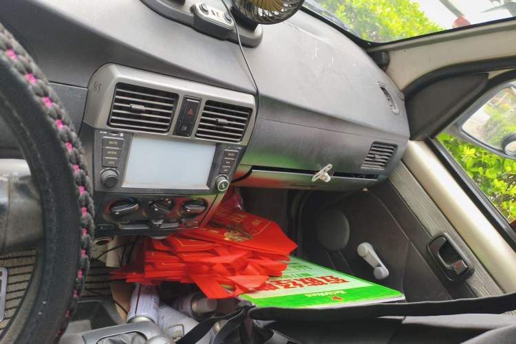 Used Wuling Rongguang 2011 1.2L Base Version
