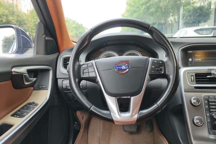 Used Volvo S60 2011 T6 AWD Prestige Edition

