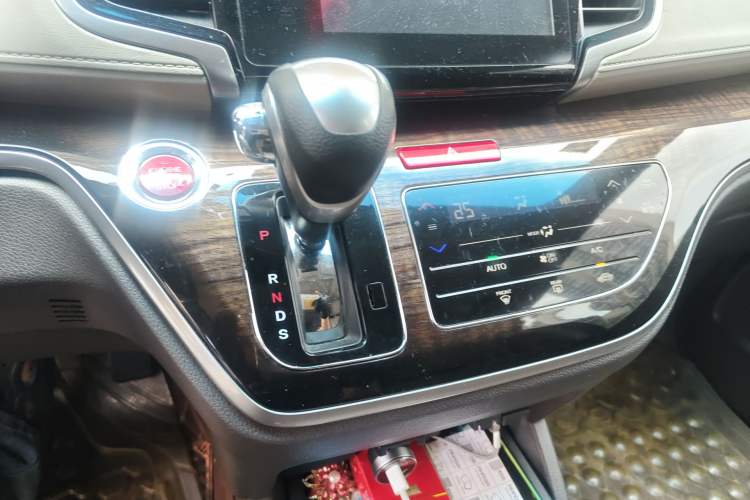 Used Honda Odyssey 2015 Updated Version 2.4L Smart Edition