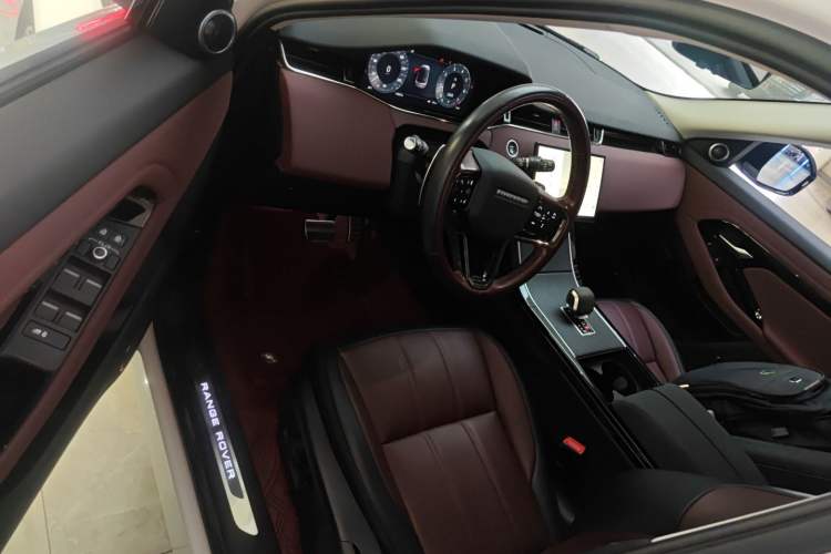 Used Land Rover Range Evoque 2024 Aurora L 249 PS Prestige Light-Chasing Edition Driver Seat