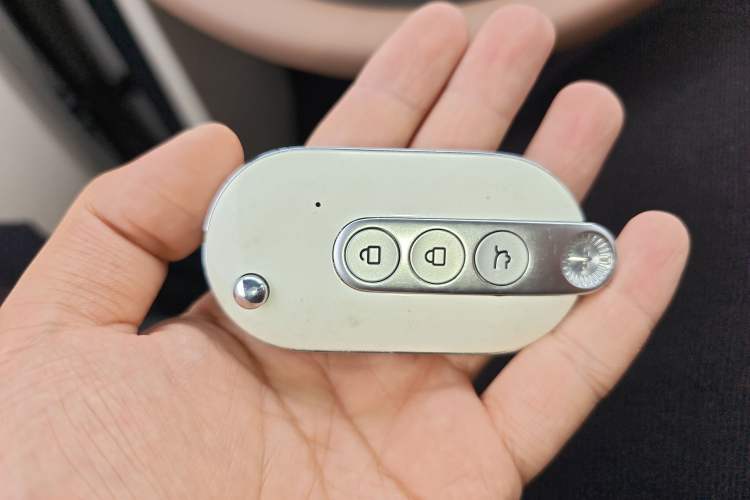 Used Wuling Hongguang MINIEV 2024 3rd Generation 215km Advanced Version Vehicle Key