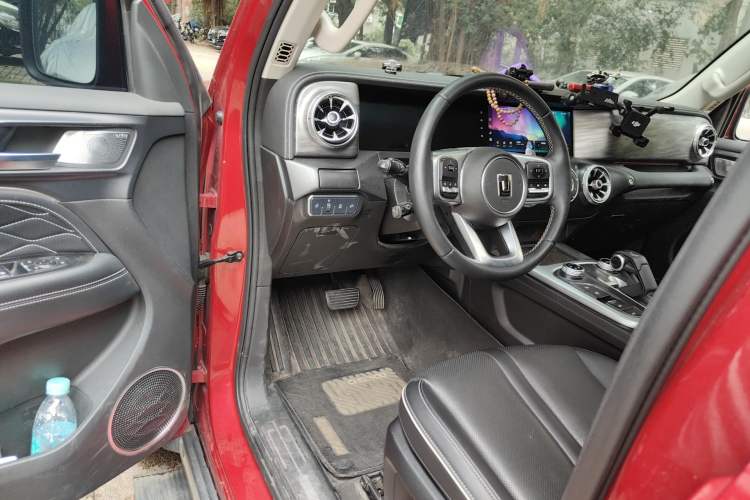 Used Tank 300 2021 City Edition 2.0T—Truly Stylish
