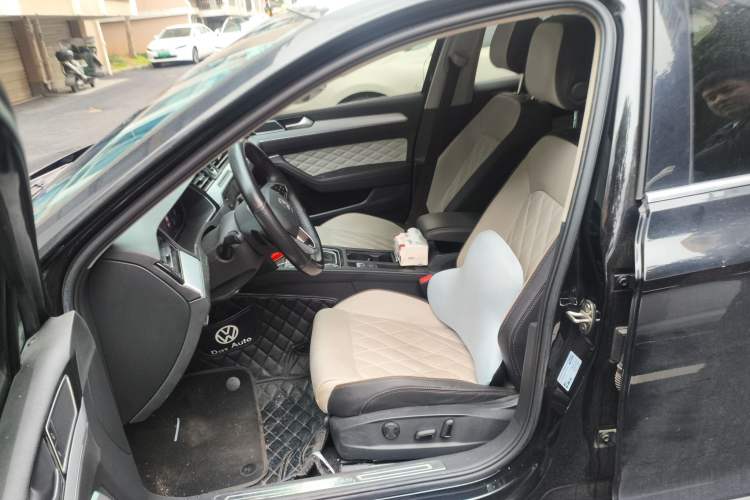 Used Volkswagen Magotan 2023 2 Million Units Commemorative Edition 330TSI DSG Luxury Version
