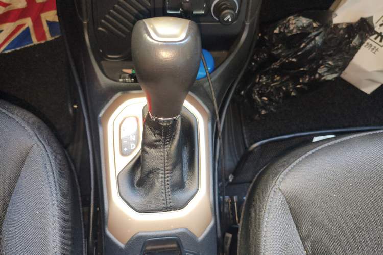 Used Jeep Renegade 2017 180T Automatic Jingneng Edition Gear Lever