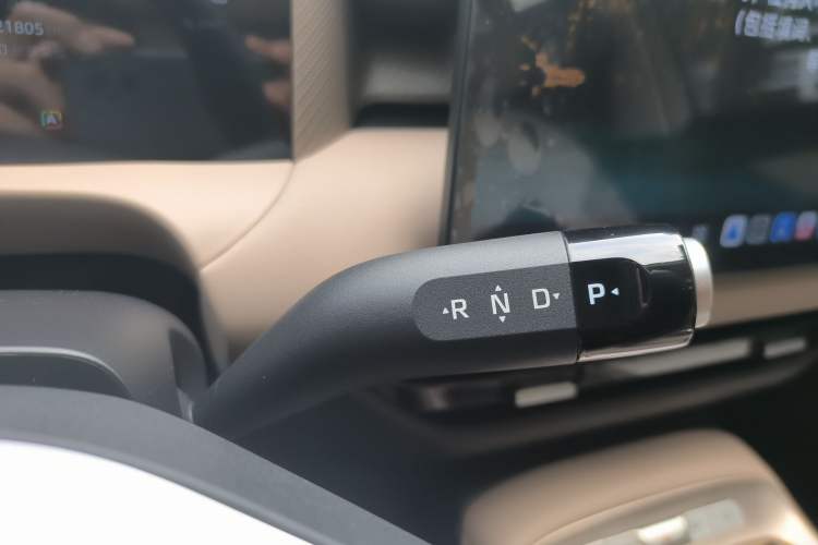 Used MG ES5 2025 525max Rear-Drive Intelligent Driving Version Gear Lever