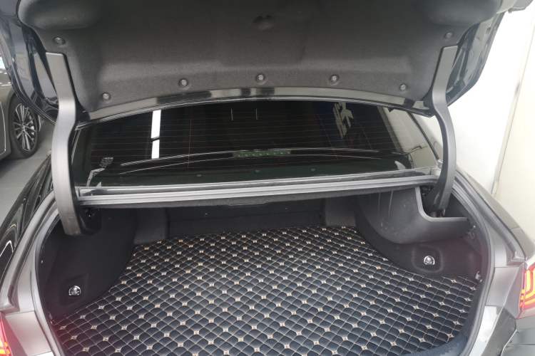 Used Lexus ES 2021 300h Deluxe Edition