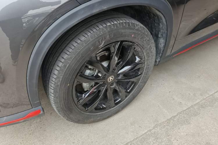 Used CHANGAN X5 PLUS 2024 1.5T DCT Excellence Edition Left Front Wheel Hub