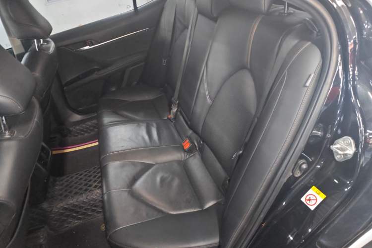 Used Toyota Camry 2018 2.0G Luxury Edition
