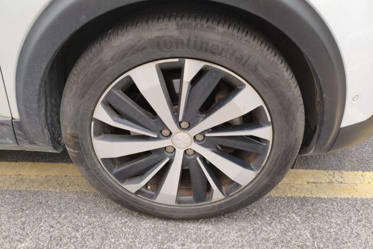 Used Peugeot 4008 2019 400THP Luxury GT Edition Right Front Wheel Hub