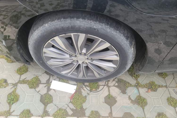 Used Hongqi E-QM5 2023 Base Travel Edition Left Front Wheel Hub