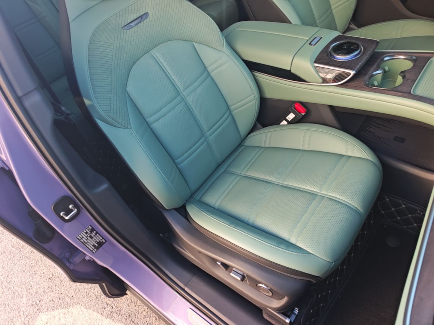 Hongqi Tiangong 08 2025 680 Ultra Four-Wheel-Drive Version — снимка 19