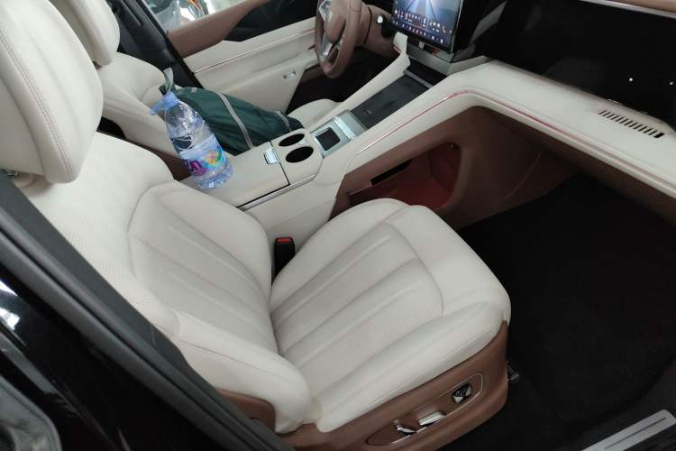 Used BYD Xia 2025 DM-i 1.5T 180km Excellence Model Right Front Seat