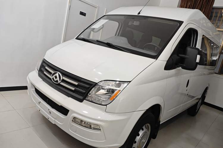 Used SAIC MAXUS Xintu V80 2021 2.0T AMT Classic Aoyuntong Short Wheelbase Mid-Roof 5/6-Seater
