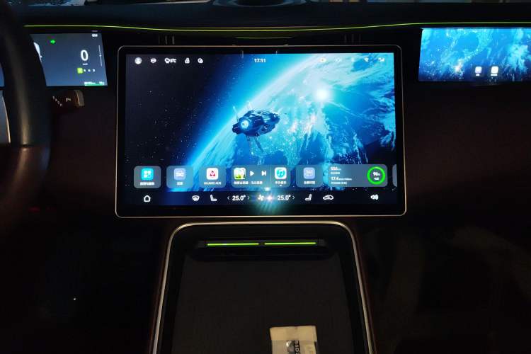 Used Avatr 11 2024 580 Three-Laser Four-Wheel Drive Luxury Edition
