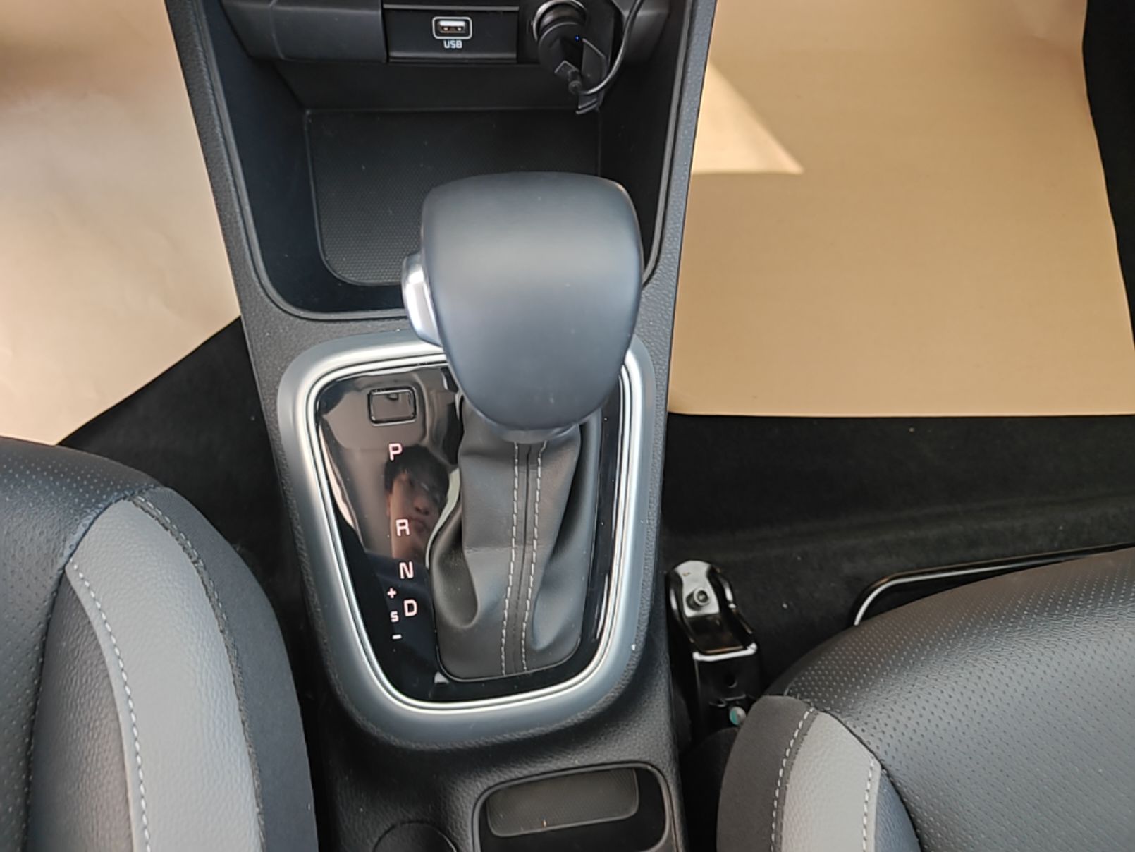 Kia kx1 Stonic 2021 1.4L CVT Sunroof Model — снимка 16