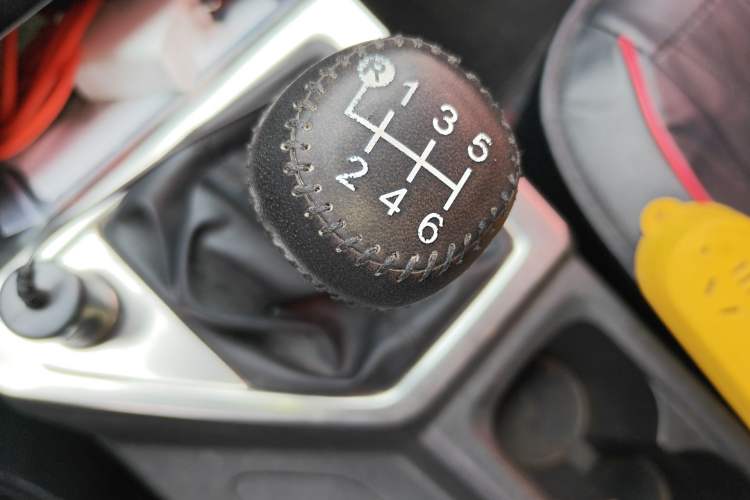 Used Wuling Hongguang PLUS 2019 1.5T Manual Standard Edition 5 Seats Gear Lever