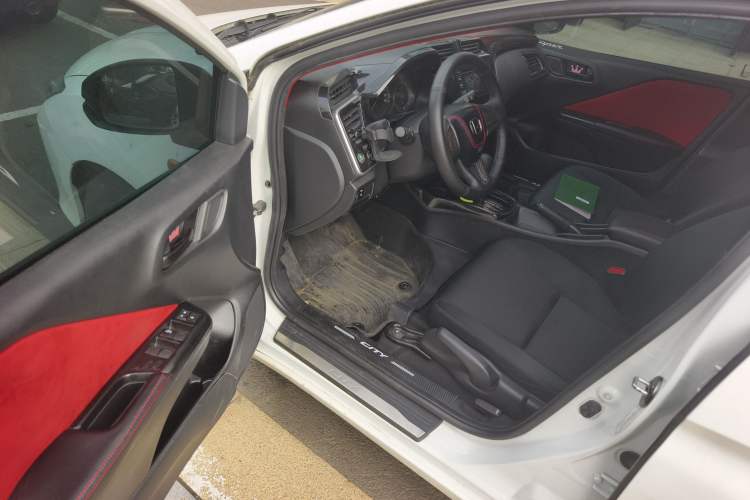 Used Honda City 2018 1.5L CVT Dynamic Edition Driver Seat