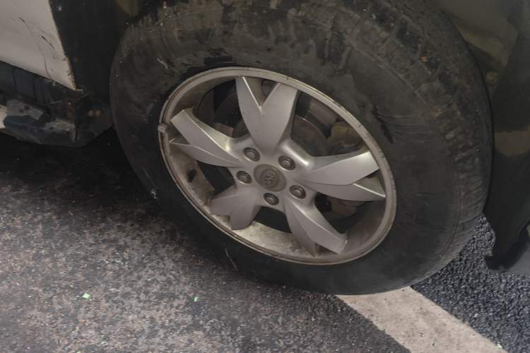 Used BYD S6 2012 2.4L Automatic Luxury Edition
