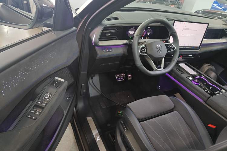 Used Volkswagen Teramont 2025 Tiguan Pro 450TSI Four-Wheel Drive Summit Edition
