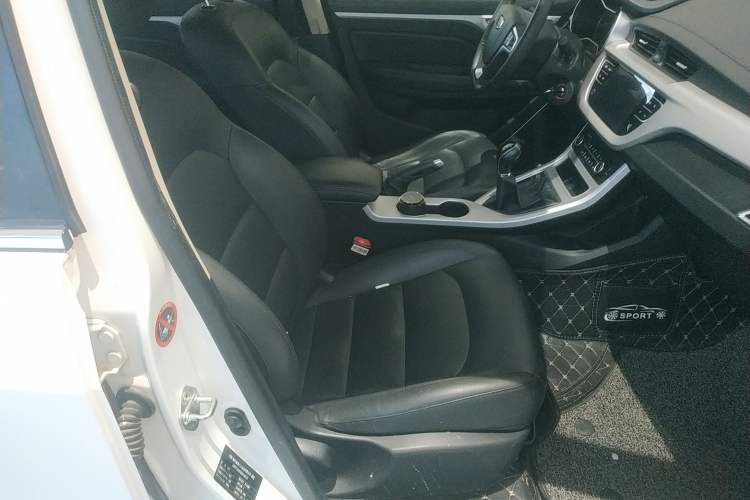 Used Geely Auto Vision 2019 Upgraded Model 1.5L Manual Luxury Version China VI Standard