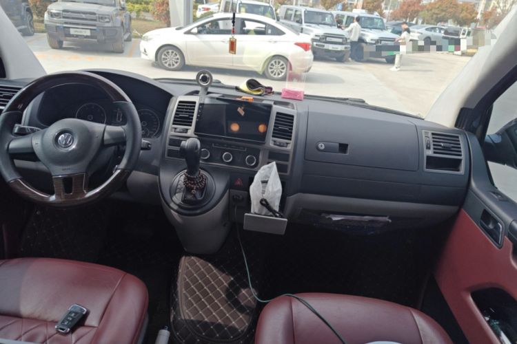 Used Volkswagen Caravelle 2014 2.0 TSI Four-Wheel Drive Comfort Edition Center Console