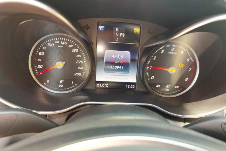 Used Mercedes-Benz C-Class 2016 C 200 L Sport Edition Odometer Close Up