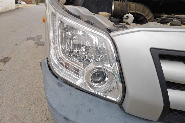 Used Foton Toano 2020 2.5T Manual Tongtu Short Wheelbase Mid-Roof 5/6-Seater 4J25TC3