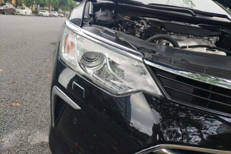 Used Toyota Camry 2016 2.5G 10th Anniversary Deluxe Navigation Edition Right Front Headlight